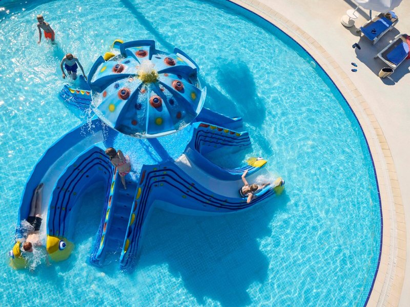 TUI BLUE Palm Garden Pool 2