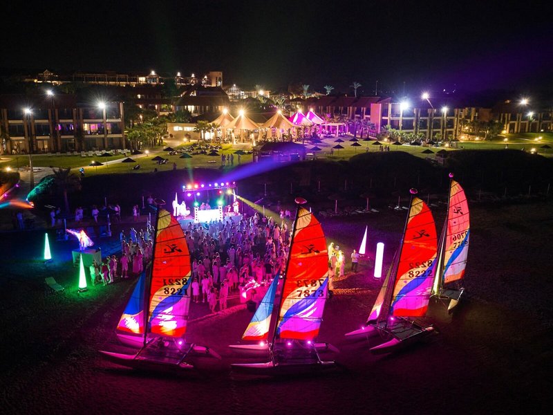 ROBINSON Cyprus Party