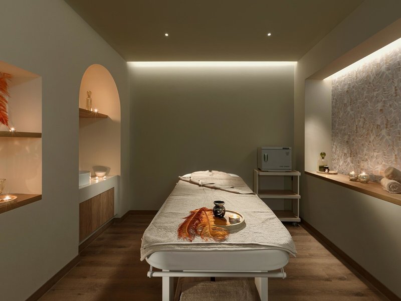 TKC Blue Lagoon Queen Spa